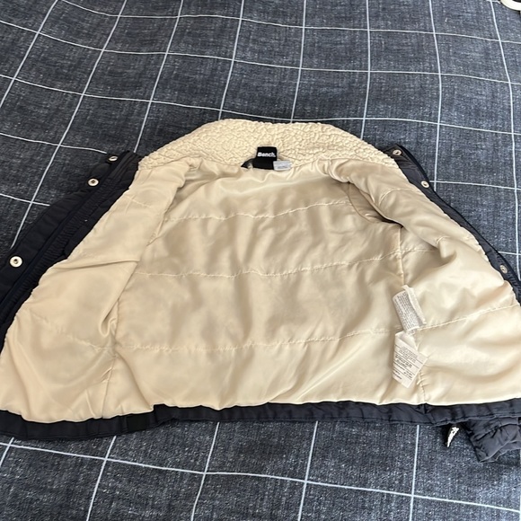 Kids Bench Jacket - Picture 2 of 5